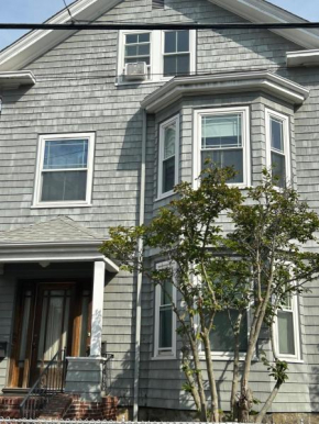 HomeStay Near Downtown Boston - Andrew Station Area
